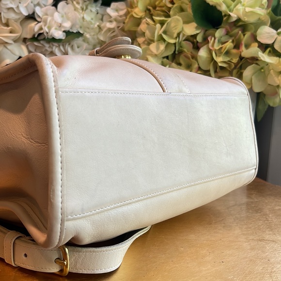 Coach Vintage Classic Legacy #4191 Soft Kelly Crossbody - Picture 8 of 16